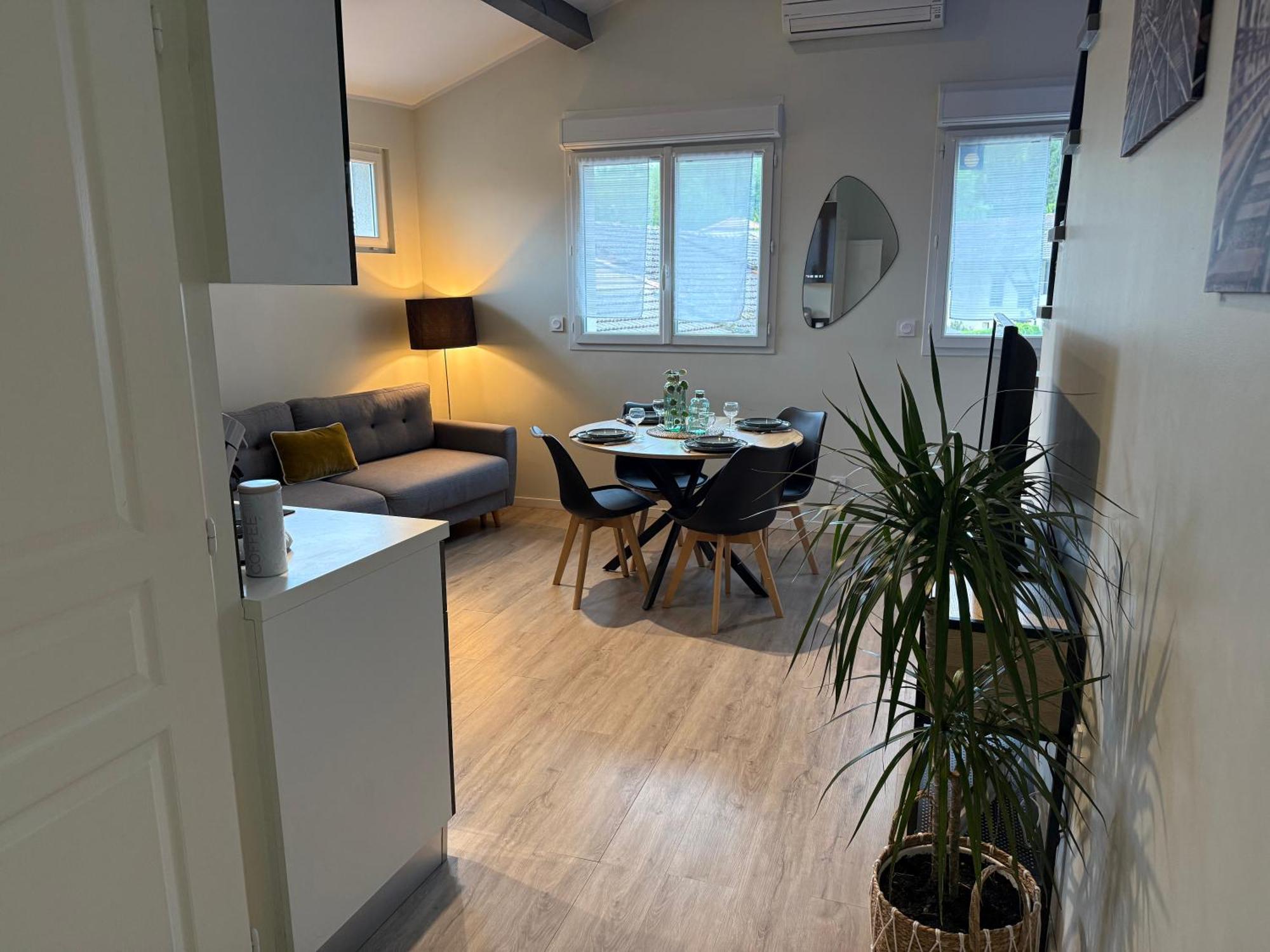Loft, Studio And Love Rooms Bourg-Saint-Christophe Luaran gambar