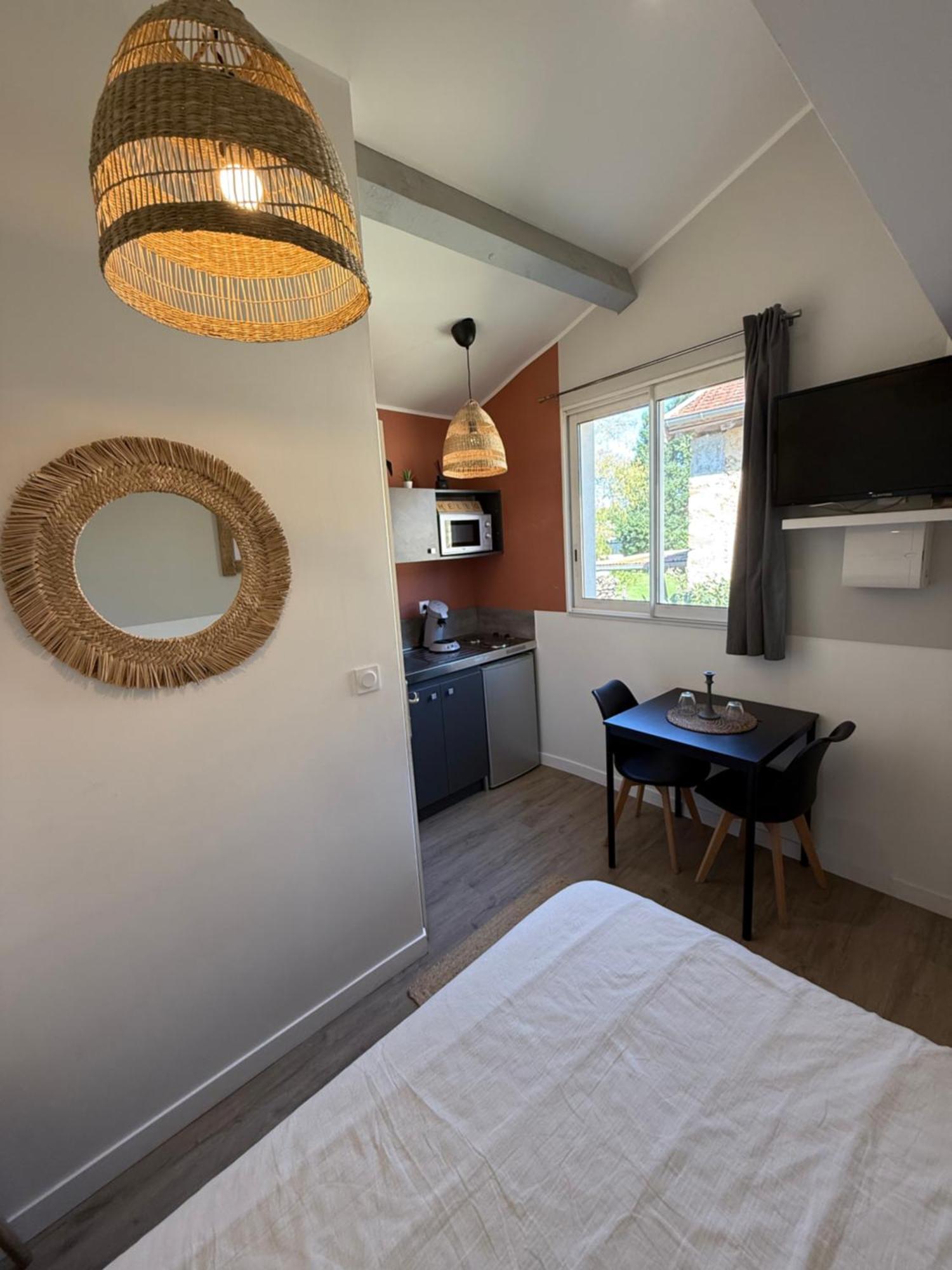 Loft, Studio And Love Rooms Bourg-Saint-Christophe Luaran gambar